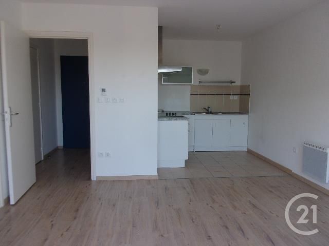 Appartement F2 à vendre - 2 pièces - 42.6 m2 - COURSEULLES SUR MER - 14 - BASSE-NORMANDIE - Century 21 Ronco Immobilier Appartement F2 à vendre - 2 pièces - 42.6 m2 - COURSEULLES SUR MER - 14 - BASSE-NORMANDIE - Century 21 Ronco Immobilier