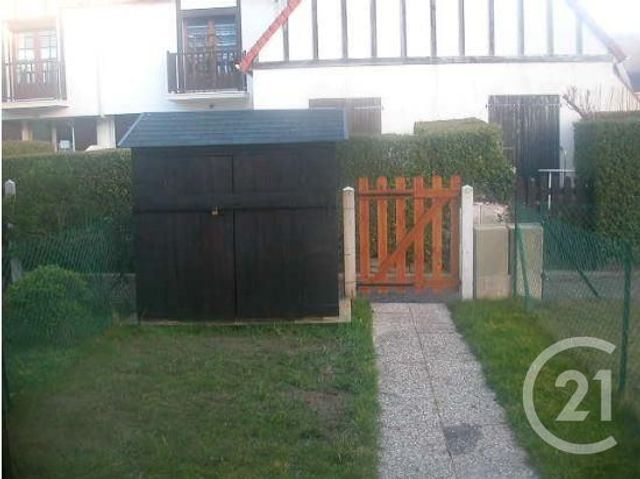 Afficher la photo en grand Appartement F1 à louer - 1 pièce - 16.7 m2 - COURSEULLES SUR MER - 14 - BASSE-NORMANDIE - Century 21 Ronco Immobilier