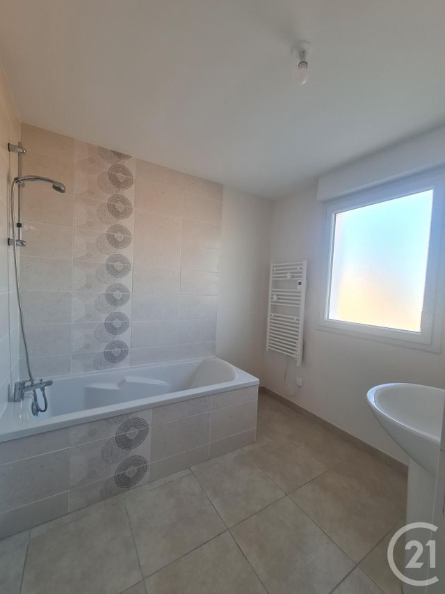 maison à louer - 5 pièces - 96.0 m2 - BLAINVILLE SUR ORNE - 14 - BASSE-NORMANDIE - Century 21 Ronco Immobilier