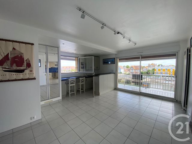 Appartement T2 à vendre - 2 pièces - 43.04 m2 - COURSEULLES SUR MER - 14 - BASSE-NORMANDIE - Century 21 Ronco Immobilier